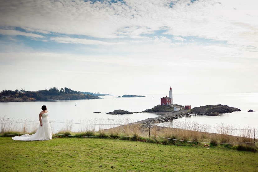 wedding photography at fort rodd hill victoria bc