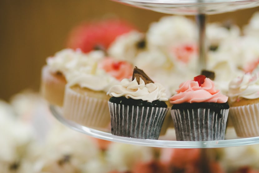 oh la la cupcakes at wedding victoria bc