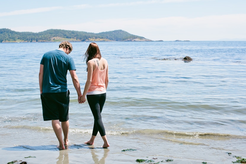 oceanfront engagement photography in sooke bc