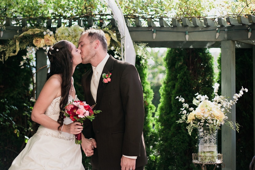 victoria bc elopement photography at abigail's hotel