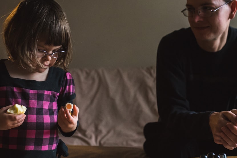 documentary family photography in Victoria, BC by Lara Eichhorn