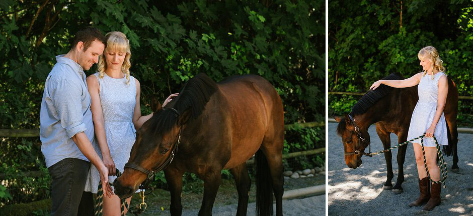 couple portraits with horse