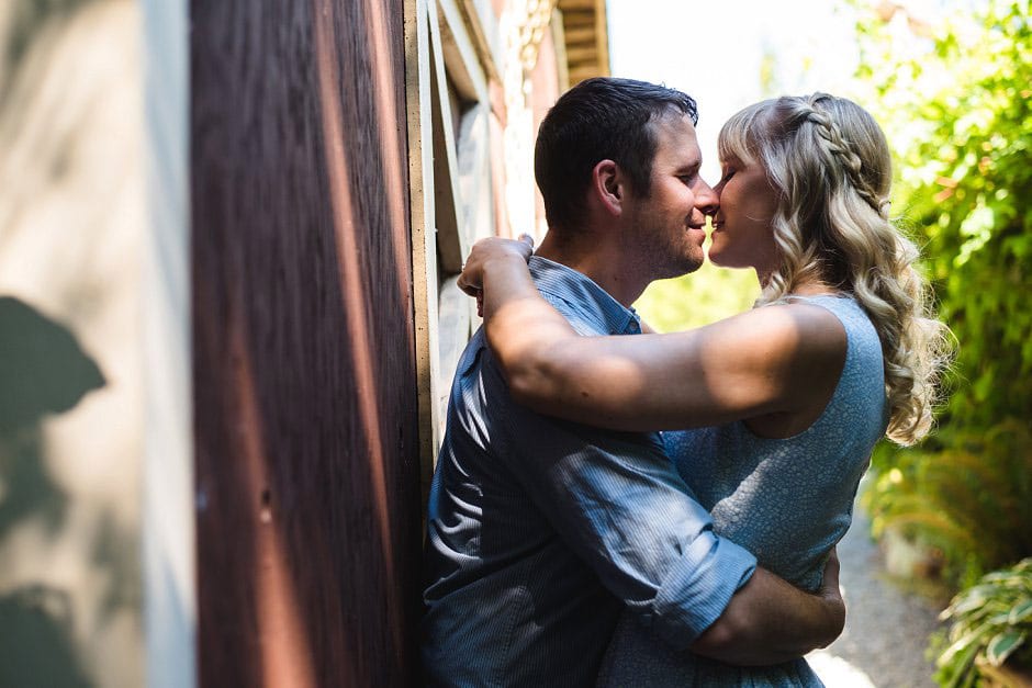 couple portraits with horse