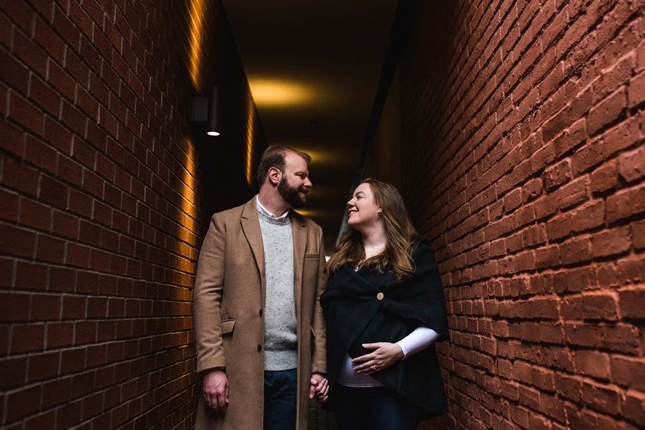 maternity mini session in downtown Victoria, BC