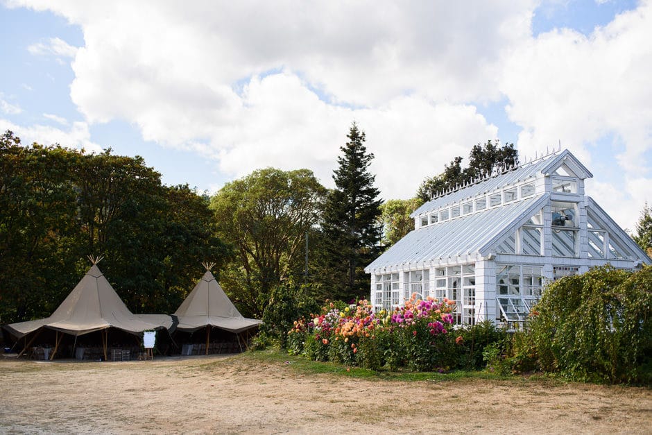 starling lane vineyard wedding tent and greenhouse