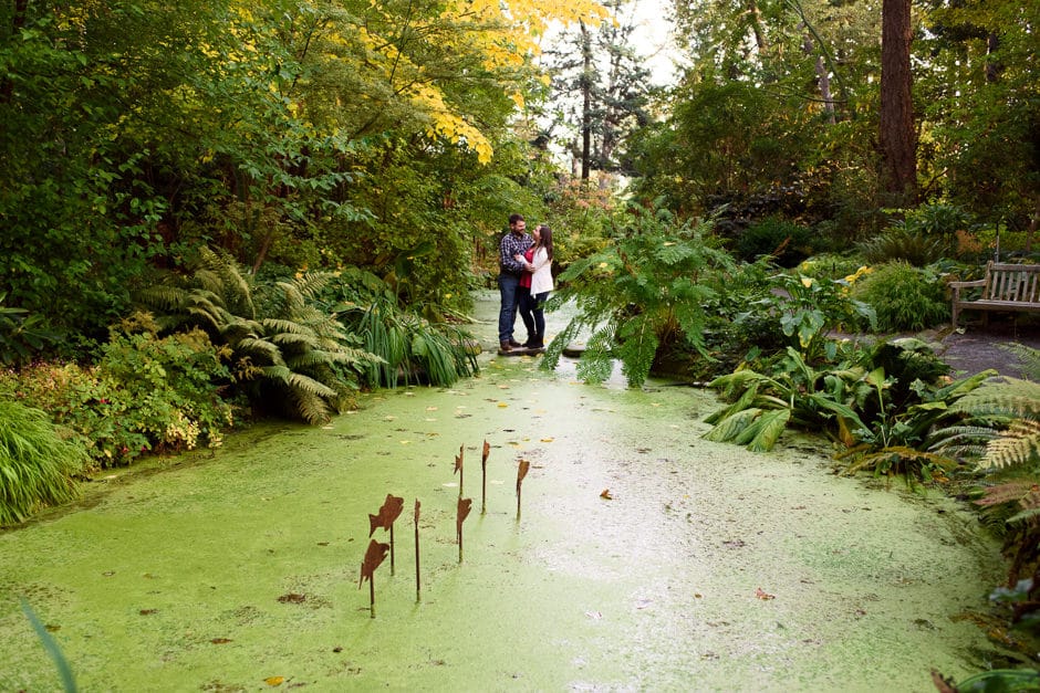 couple portraits at uvic pond